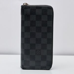 Louis Vuitton Zippy Vertical Wallet – Damier Graphite N63095